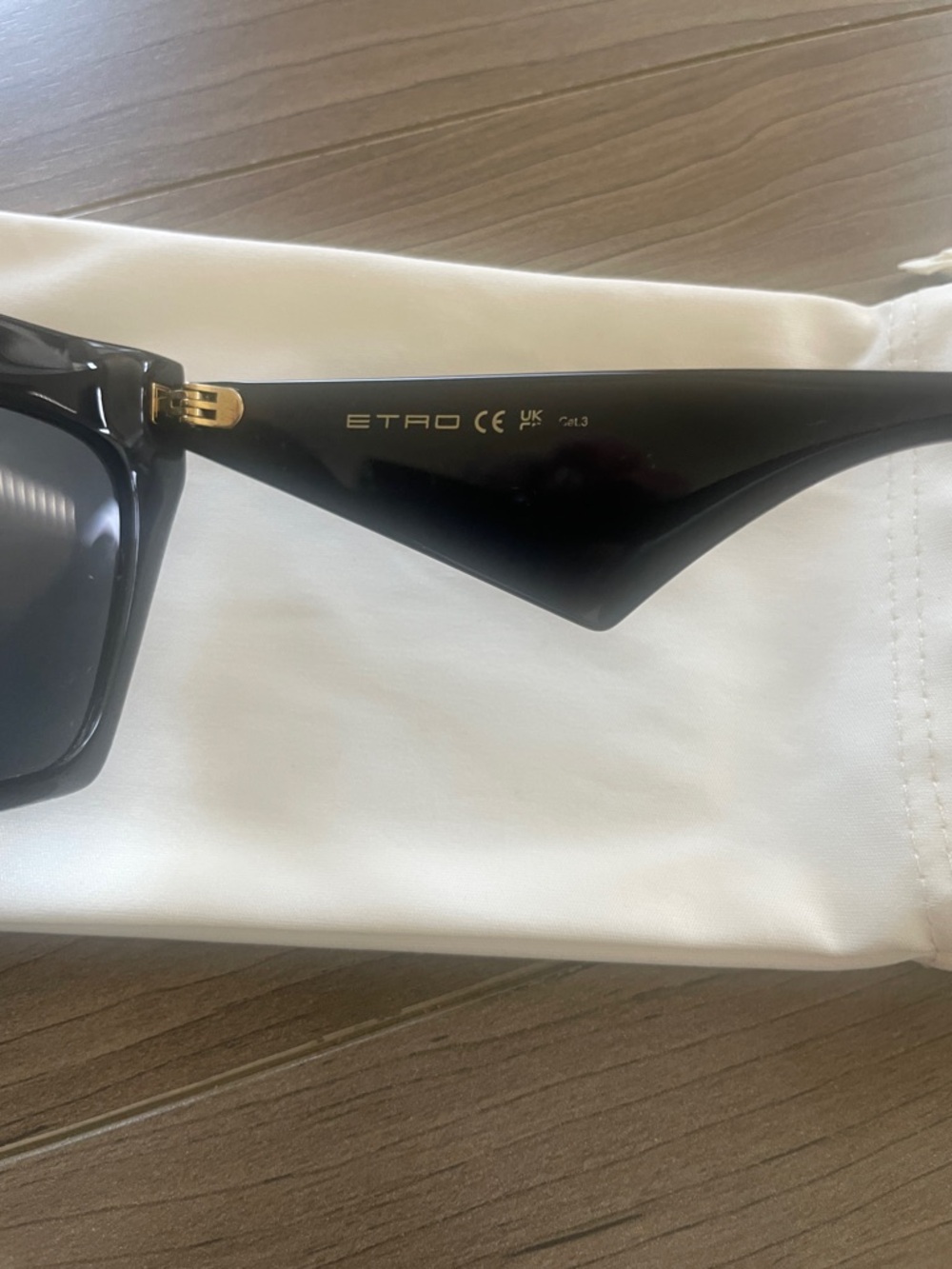 Black ETRO Oversized Womens Square Sunglasses W/Gold trim - Picture 4 of 5